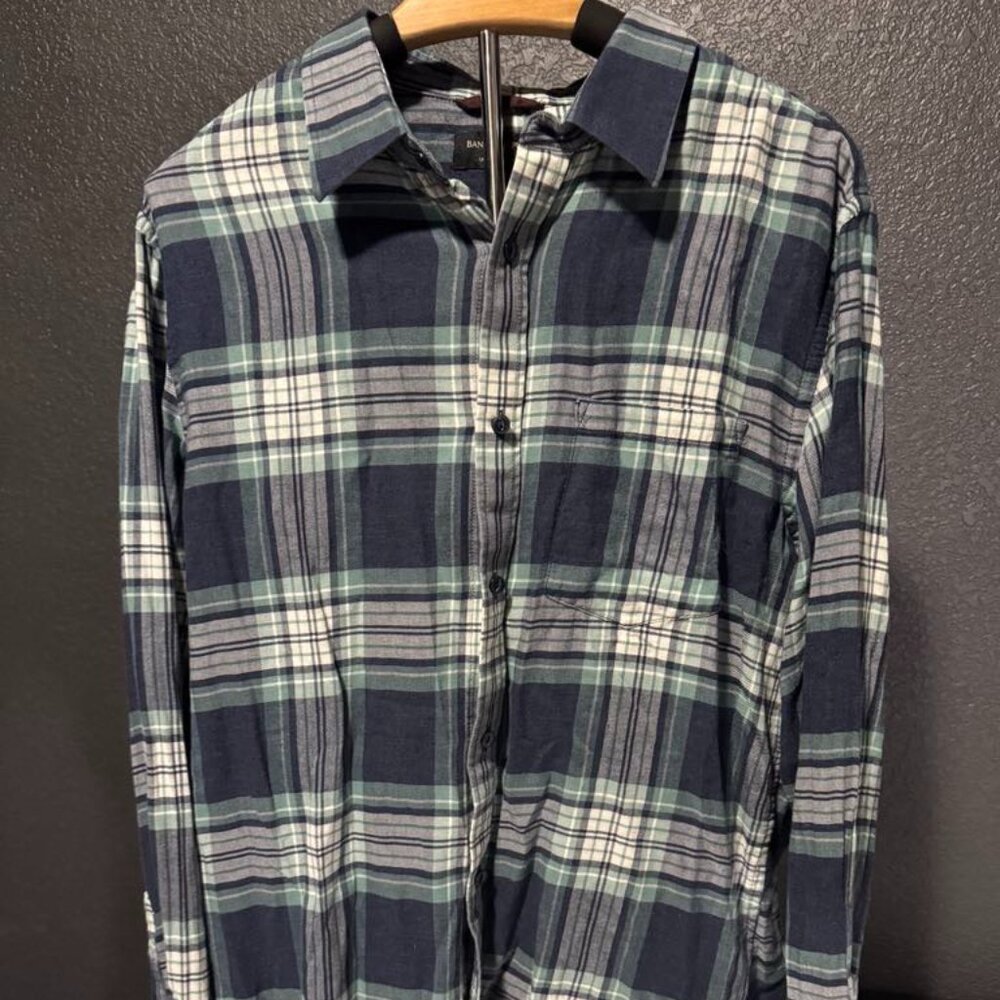 Banana Republic Men’s Plaid Button-Down Shirt – Size Large – 100% Cotton